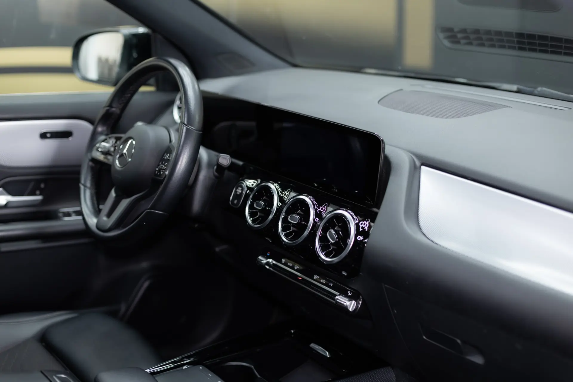 Mercedes-Benz GLA 180 d 8G-DCT Edition Progressive Line 21