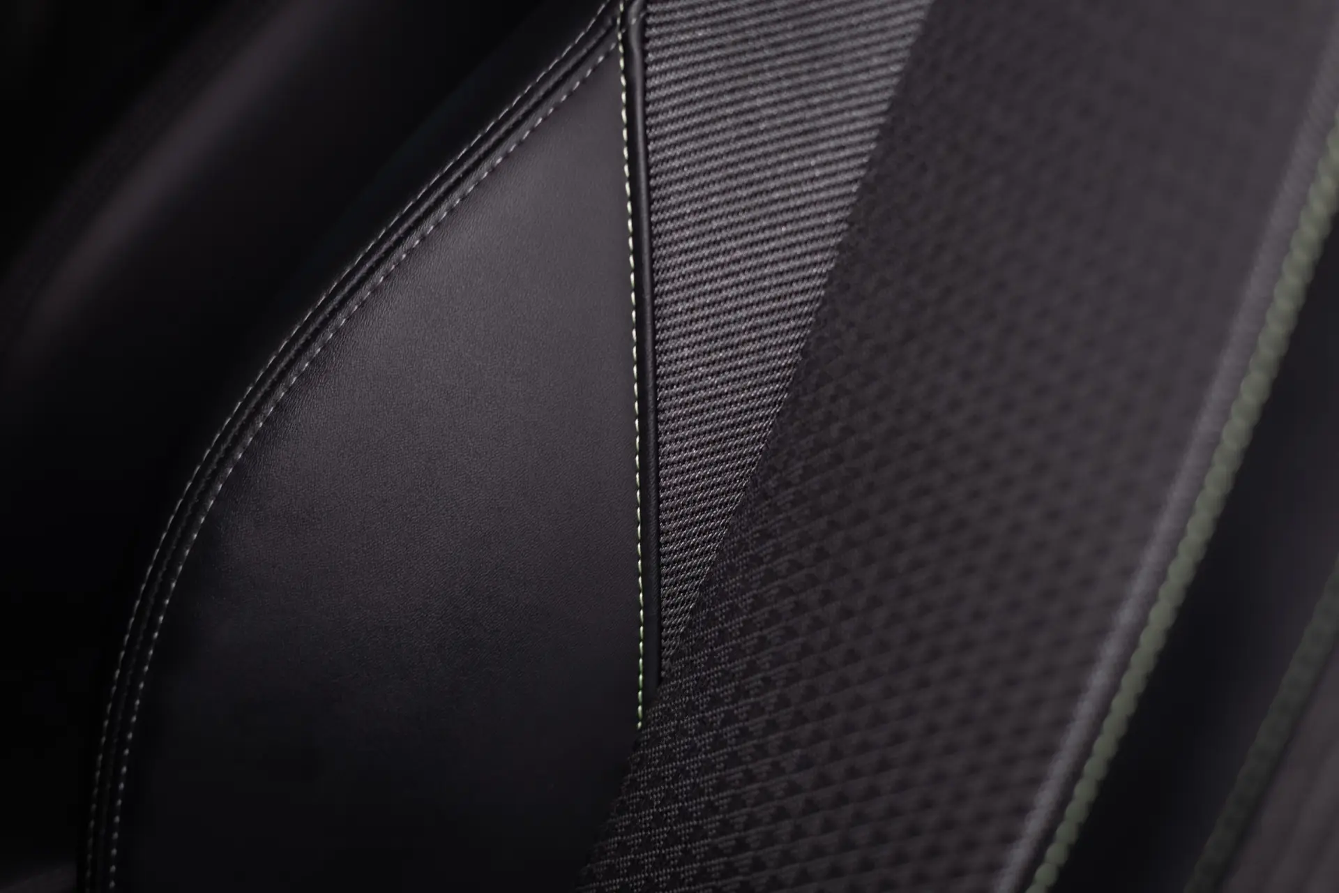 Peugeot 2008 1.5 BlueHDi GT Line EAT8 24