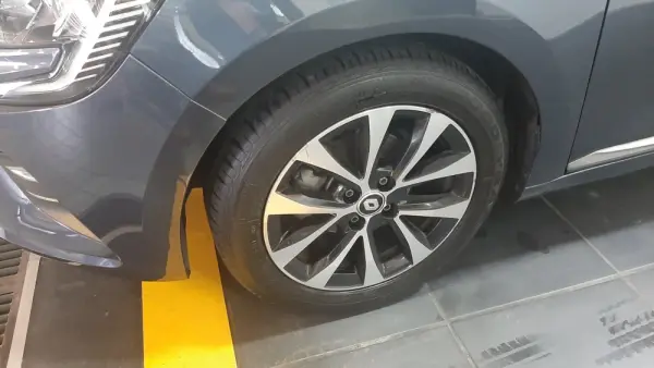 Renault Clio 1.6 E-Tech Full Hybrid Techno 3