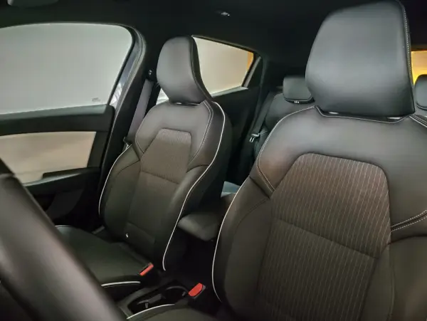 Renault Clio 1.6 E-Tech Full Hybrid Techno 6