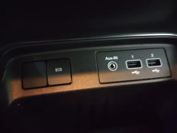 Renault Twingo 22 Techno Eletric 100% 11