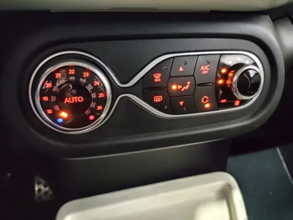 Renault Twingo 1.0 SCe Limited EDC 19