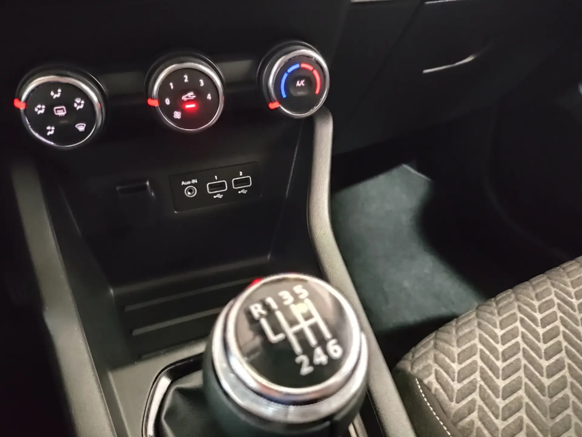 Renault Clio 1.5 Blue dCi Evolution 17