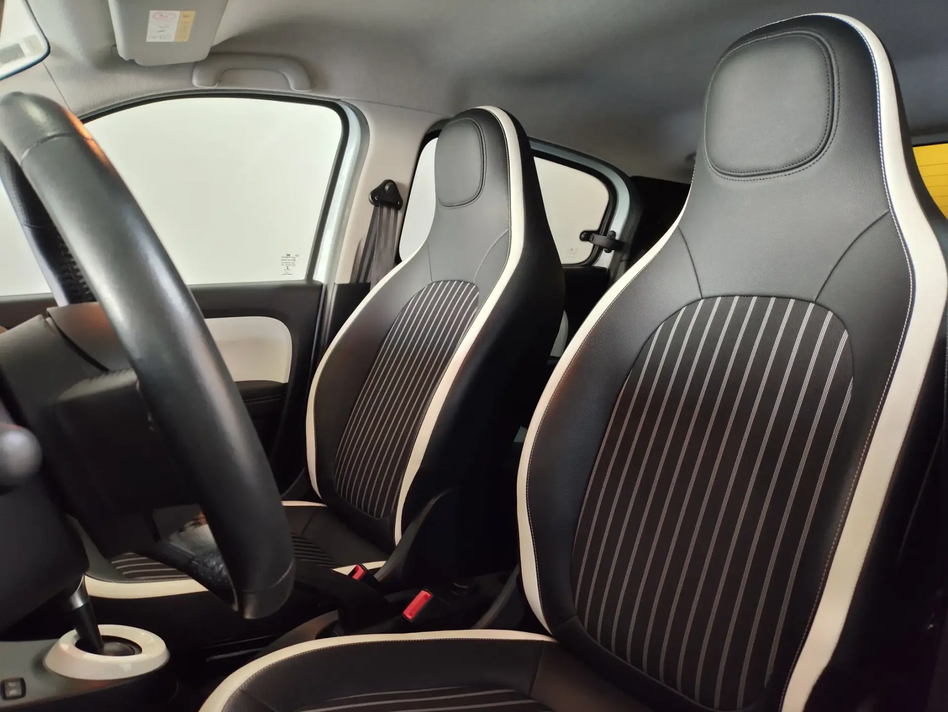 Renault Twingo 22 Techno Eletric 100% 12