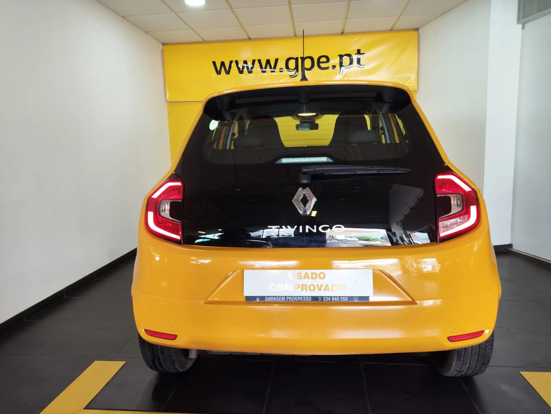 Renault Twingo 1.0 SCe Intens 8
