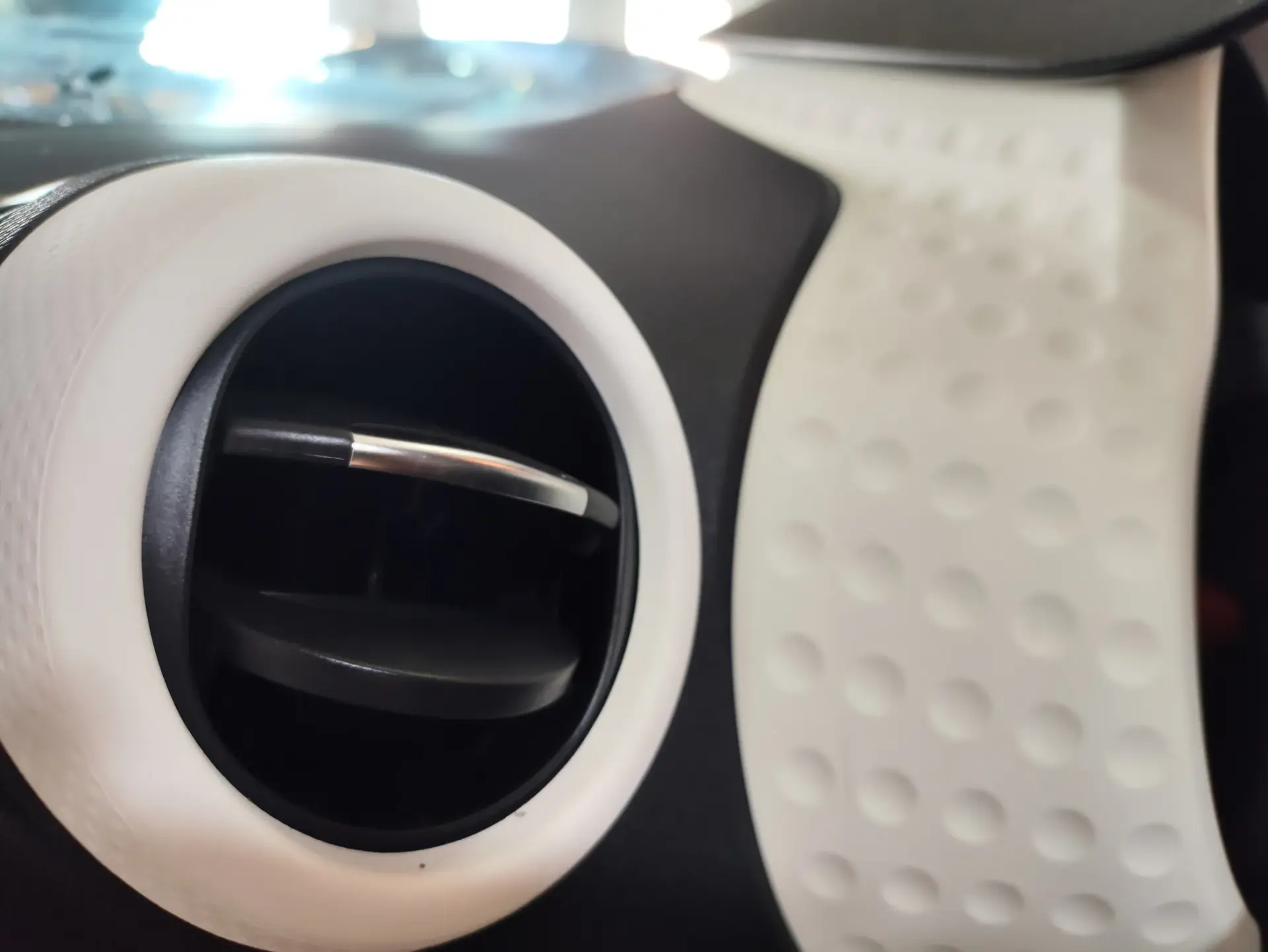 Renault Twingo 1.0 SCe Intens 11