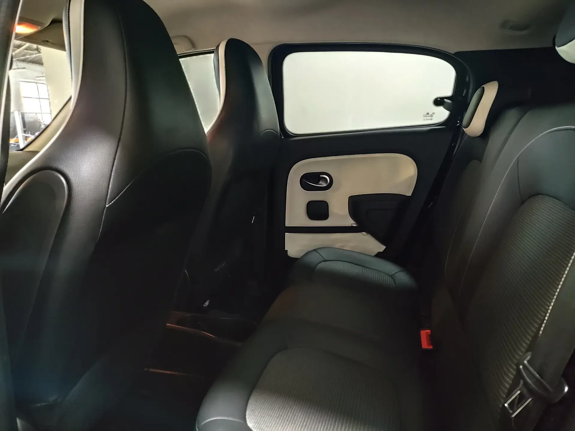 Renault Twingo 1.0 SCe Limited EDC 29