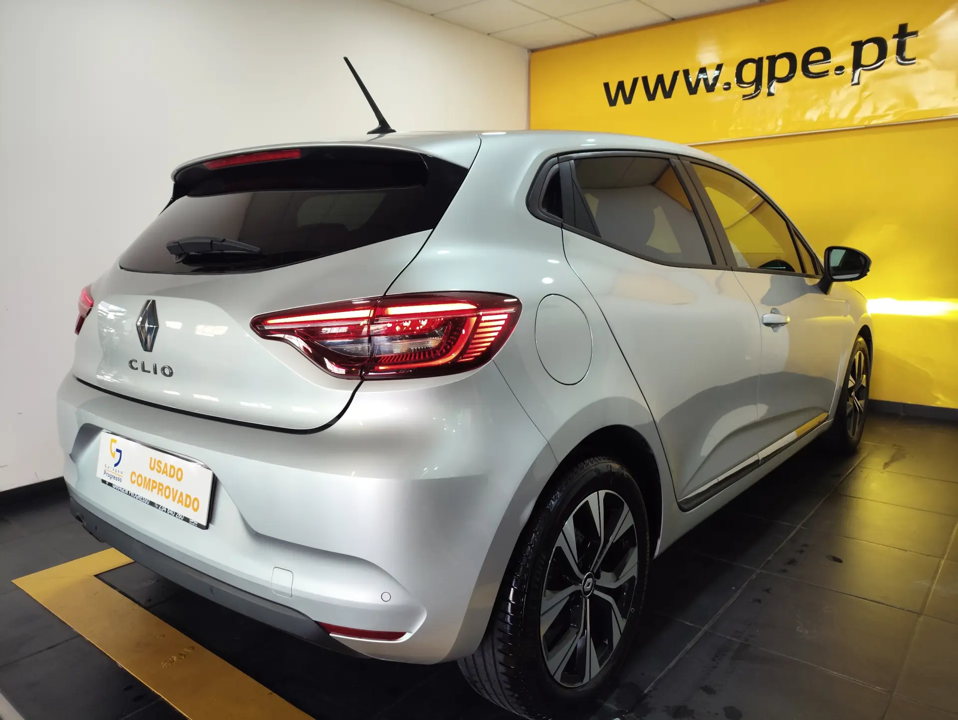 Renault Clio 1.0 TCe Evolution Bi-Fuel 6