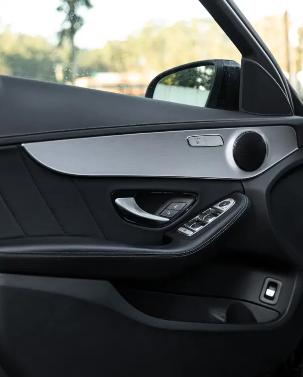 Mercedes-Benz C 300 e AMG Line 17