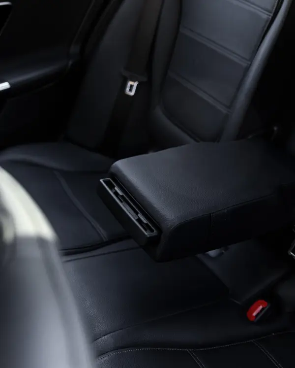 Mercedes-Benz C 300 e Avantgarde 9