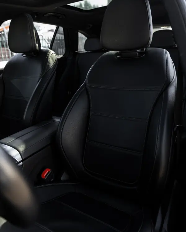 Mercedes-Benz C 300 e Avantgarde 19