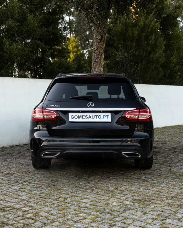 Mercedes-Benz C 300 e AMG Line 4