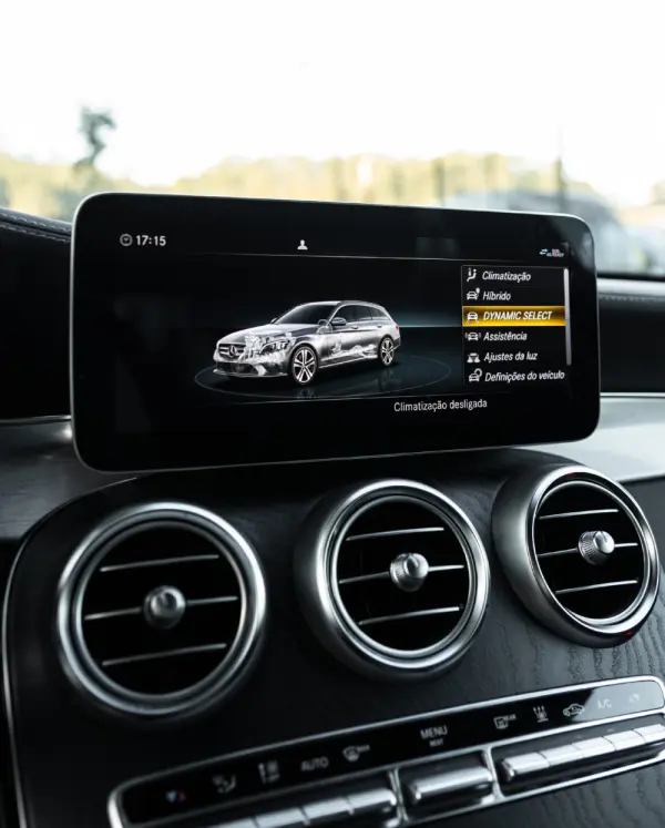 Mercedes-Benz C 300 e AMG Line 11