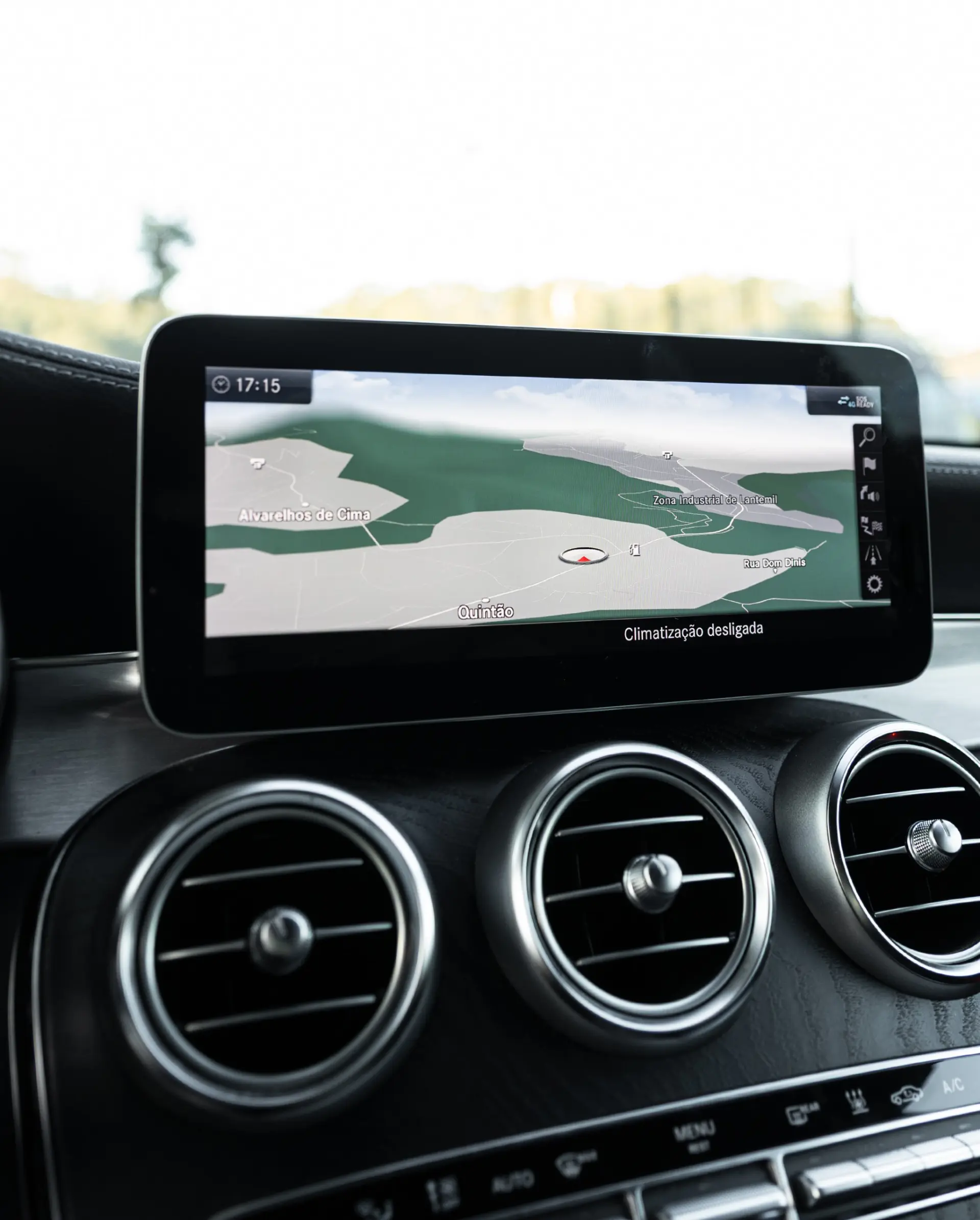 Mercedes-Benz C 300 e AMG Line 12