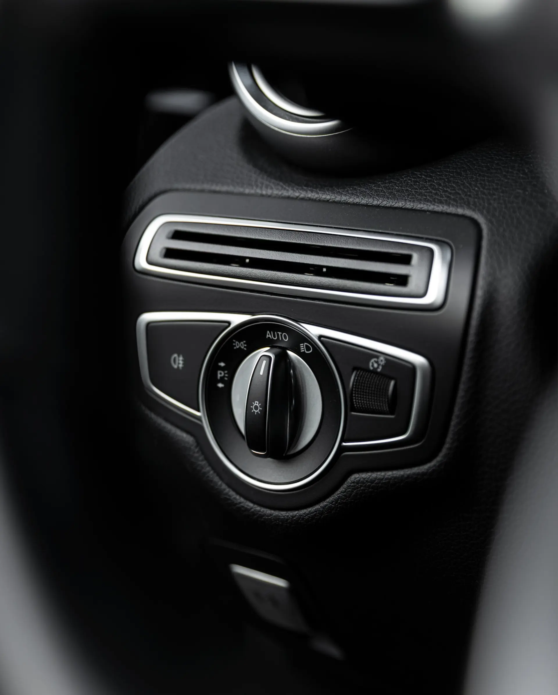 Mercedes-Benz C 300 e AMG Line 15