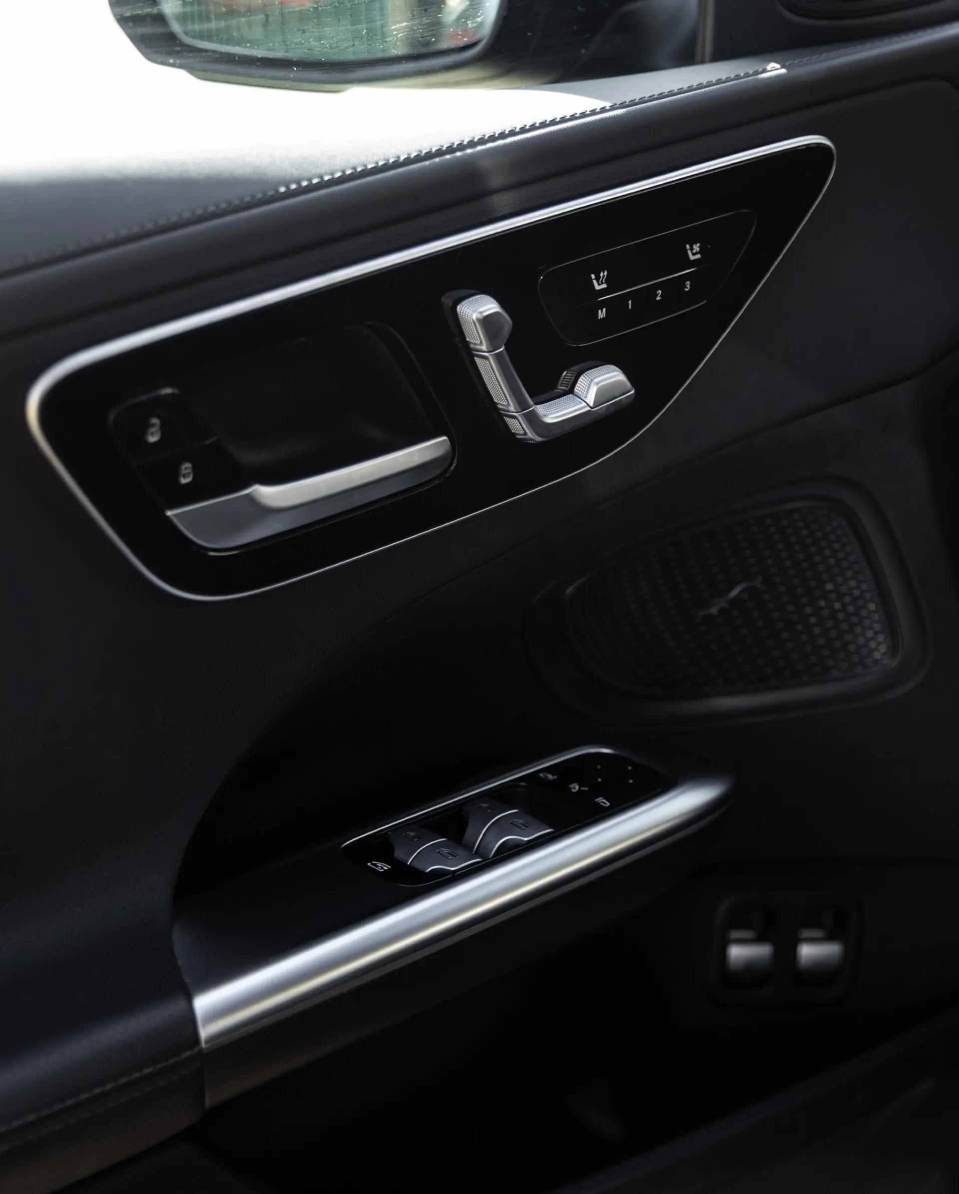 Mercedes-Benz C 300 e Avantgarde 26