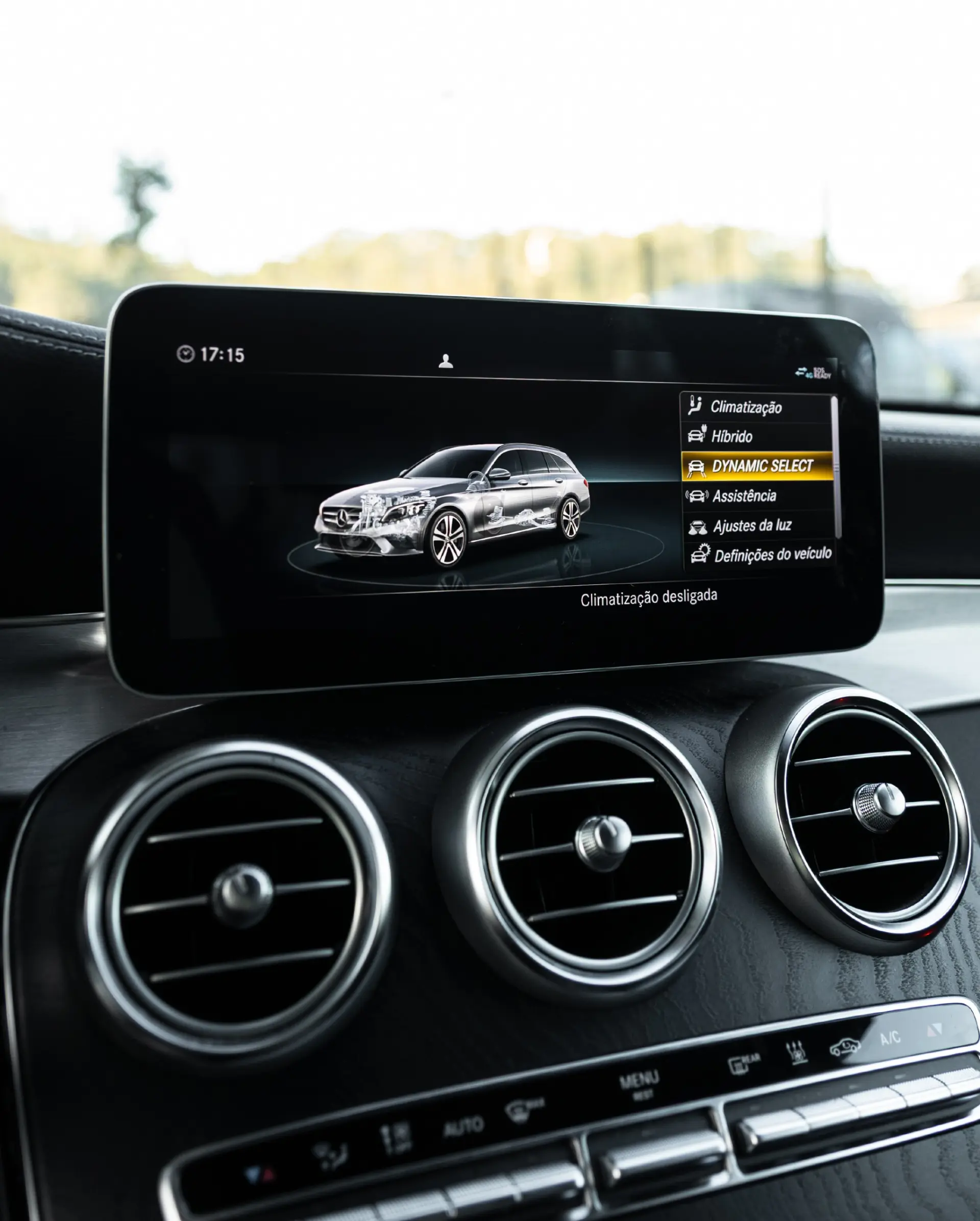 Mercedes-Benz C 300 e AMG Line 11