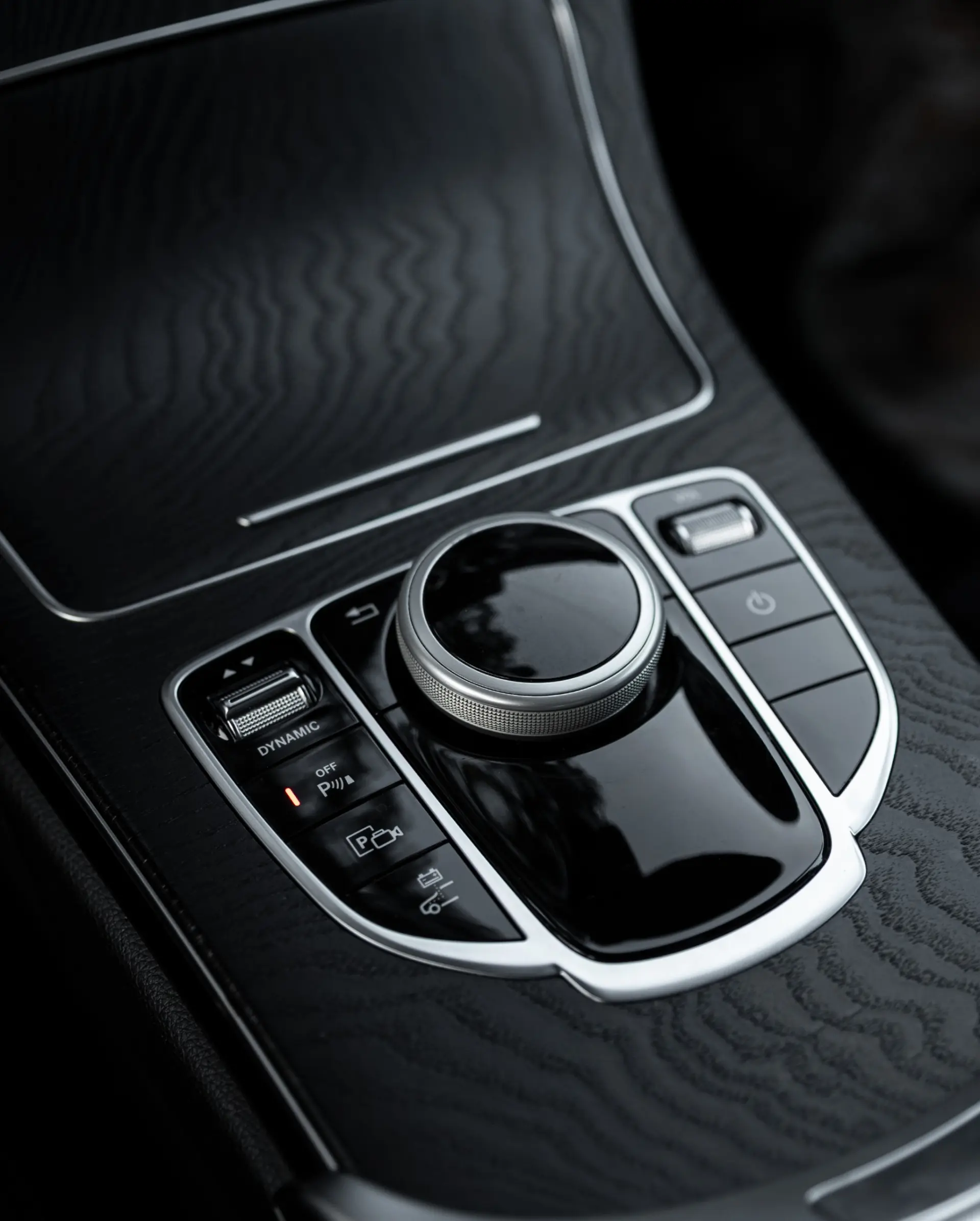 Mercedes-Benz C 300 e AMG Line 16