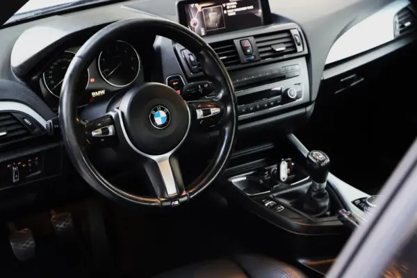 BMW 218 d Line Sport 16