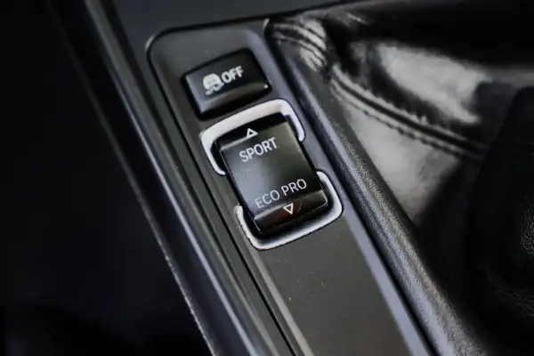 BMW 218 d Line Sport 18