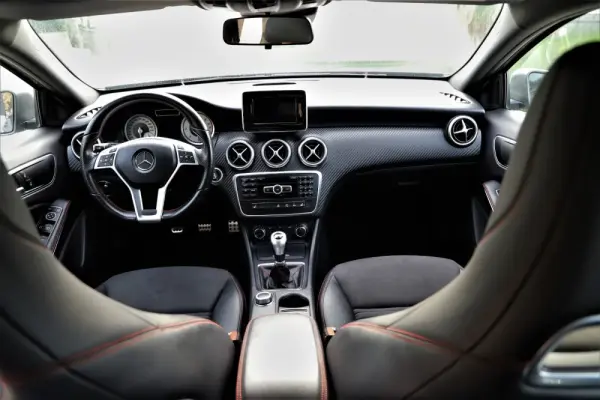 Mercedes-Benz A 180 d AMG Line 3