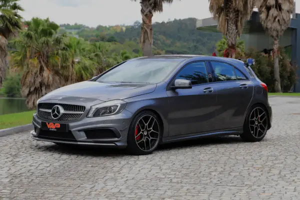 Mercedes-Benz A 180 d AMG Line 9