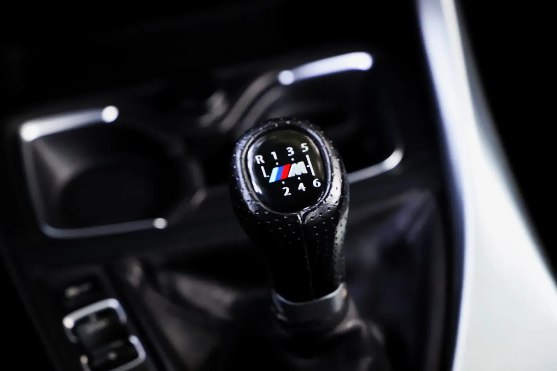 BMW 218 d Line Sport 4