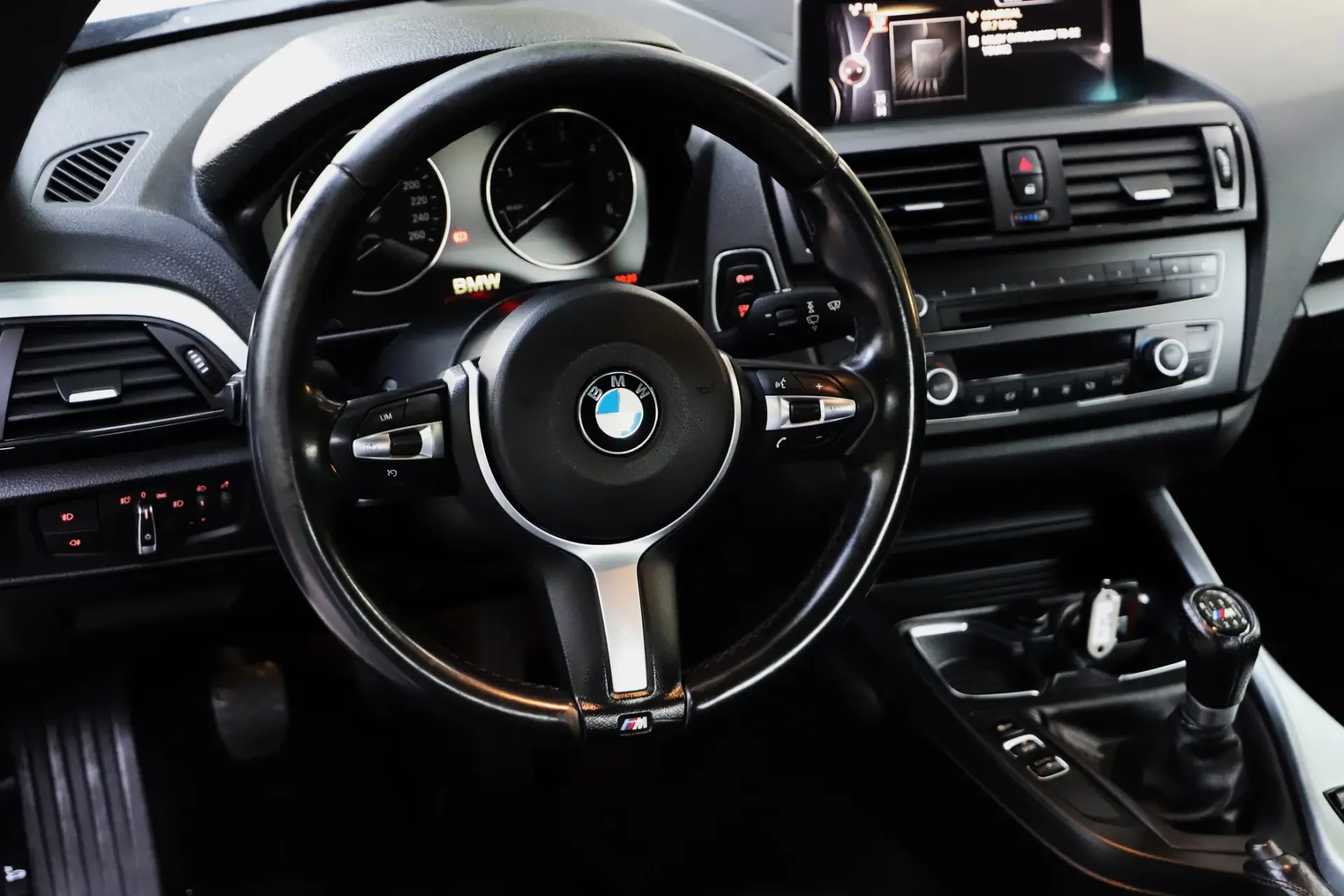 BMW 218 d Line Sport 17