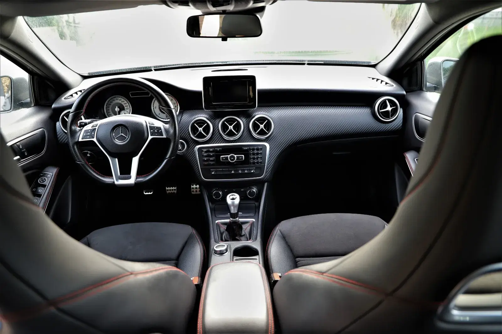 Mercedes-Benz A 180 d AMG Line 3