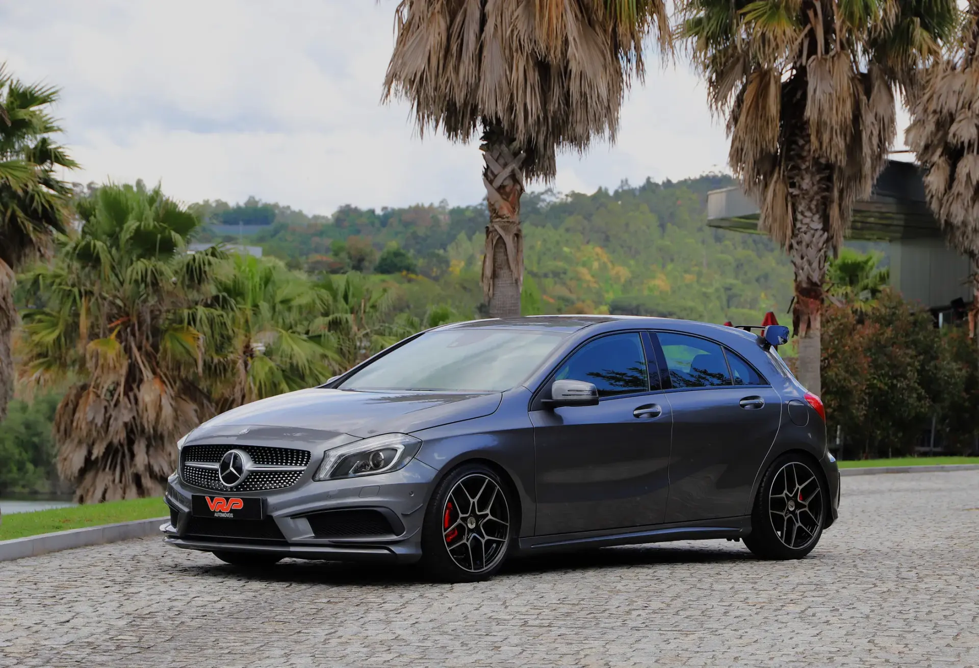 Mercedes-Benz A 180 d AMG Line 11