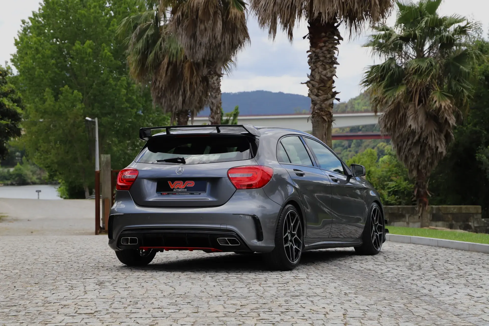 Mercedes-Benz A 180 d AMG Line 13