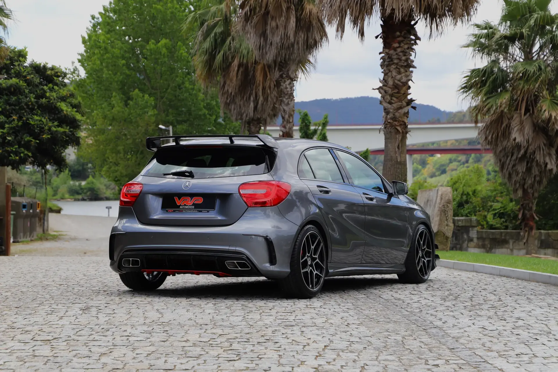 Mercedes-Benz A 180 d AMG Line 16