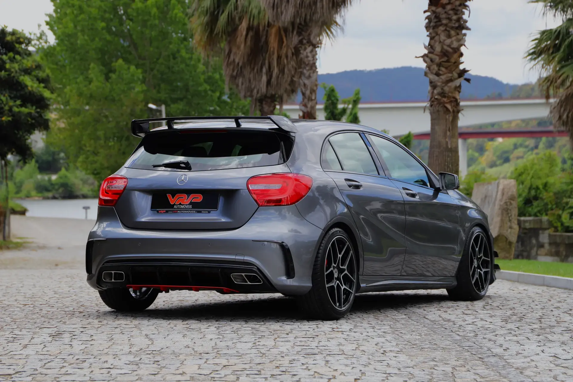 Mercedes-Benz A 180 d AMG Line 17
