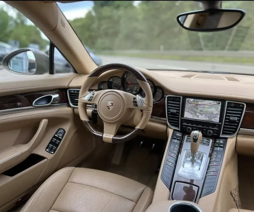 Porsche Panamera PDK 3