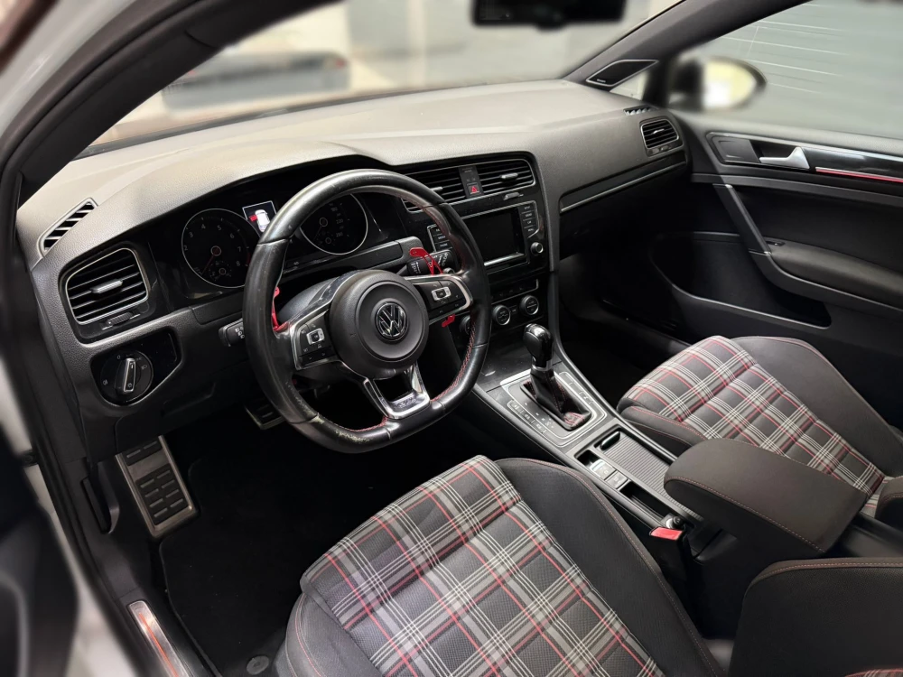 Volkswagen Golf GTI 6