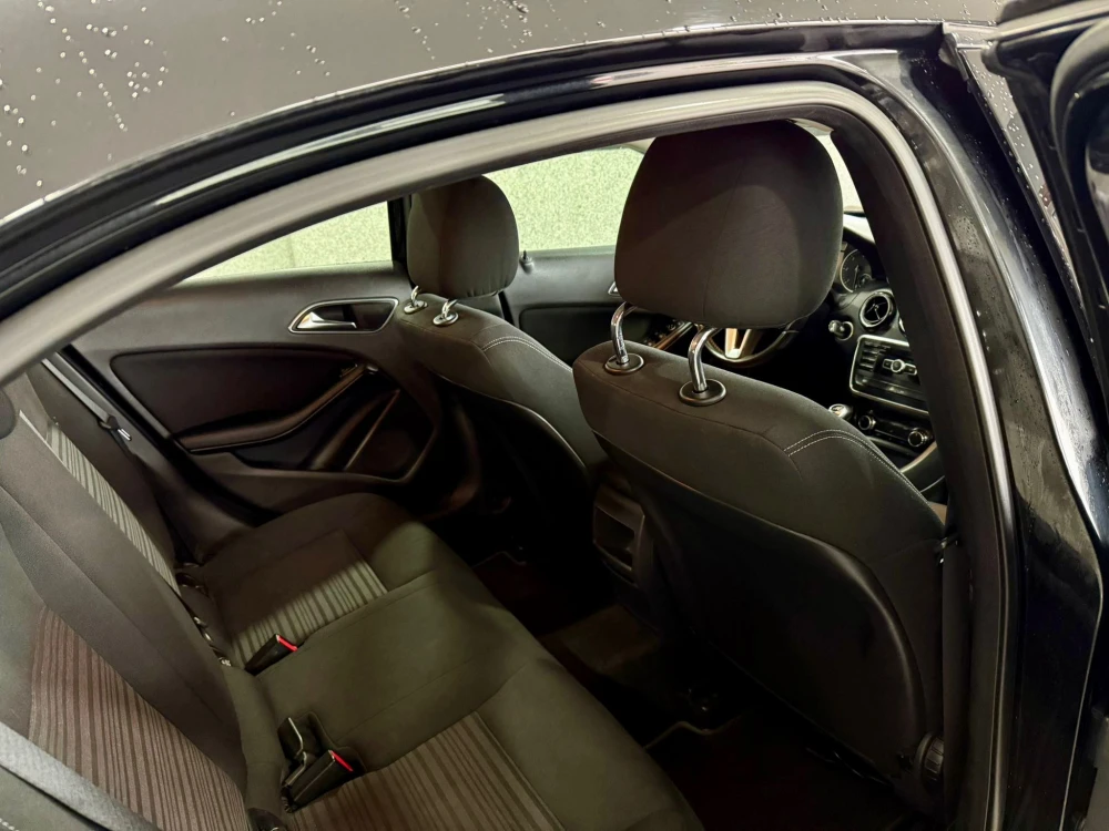 Mercedes-Benz A 180 7