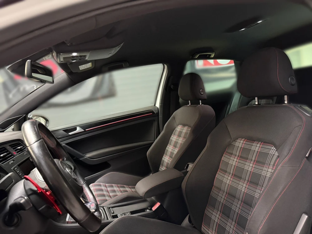 Volkswagen Golf GTI 7