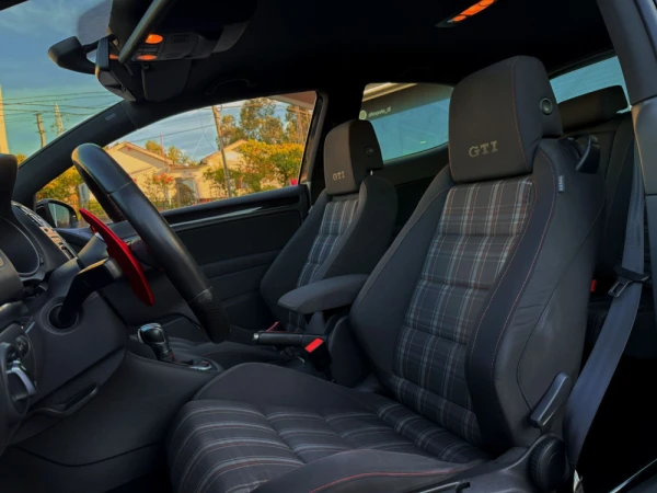 Volkswagen Golf VI GTI 2