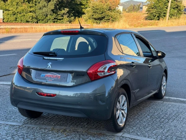 Peugeot 208 4