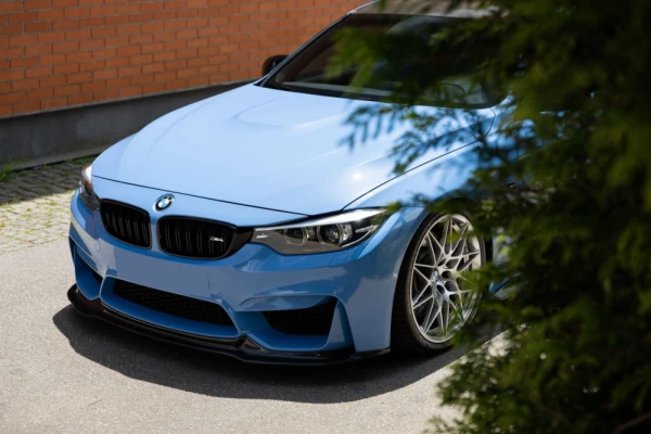 BMW M4 8