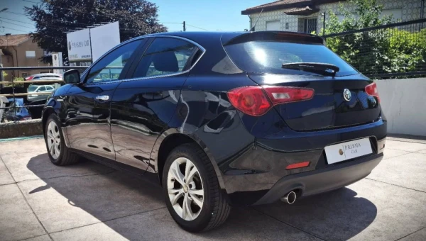 Alfa Romeo Giulietta 1.6 JTDm Distinctive 4