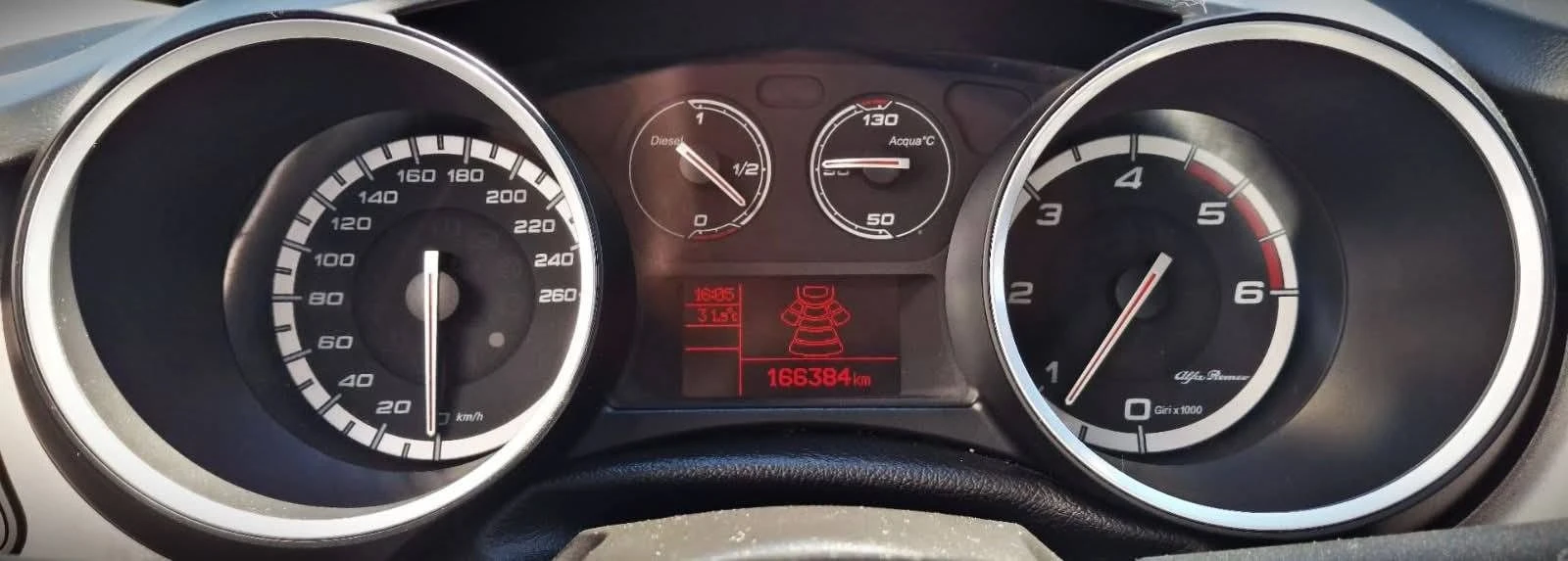 Alfa Romeo Giulietta 1.6 JTDm Distinctive 8