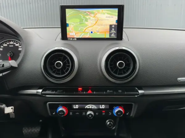 Audi A3 Limousine 1.6 TDI S-line S tronic 11