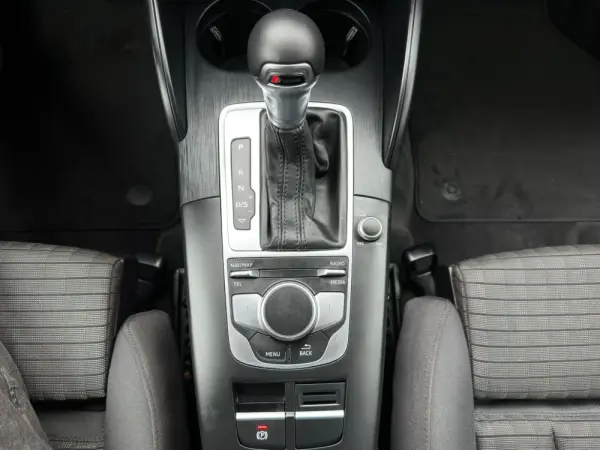 Audi A3 Limousine 1.6 TDI S-line S tronic 12