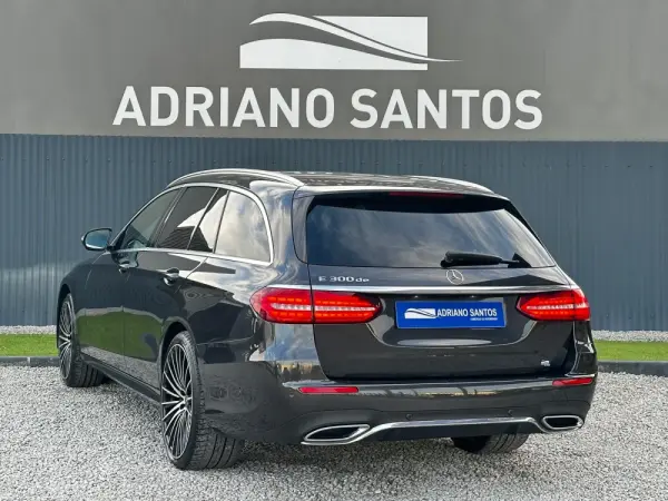 Mercedes-Benz E 300 de AMG Line 4