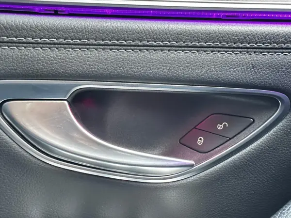 Mercedes-Benz E 300 de AMG Line 20