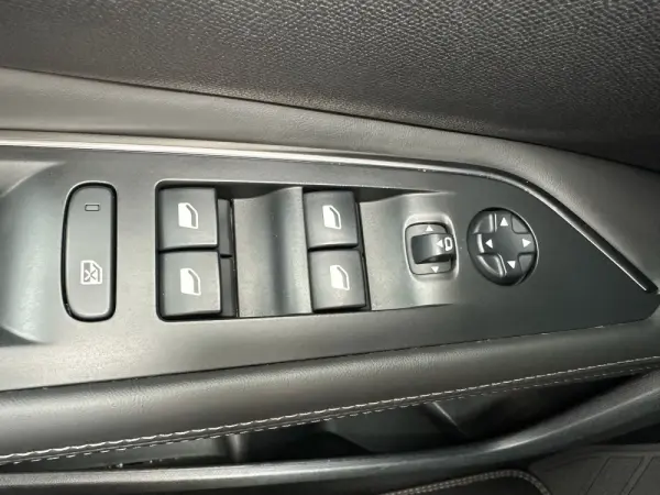 Peugeot 3008 1.6 BlueHDi Allure 19