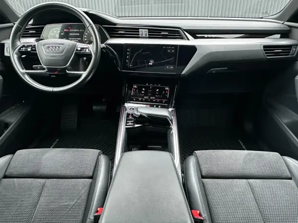 Audi e-tron 55 quattro 11