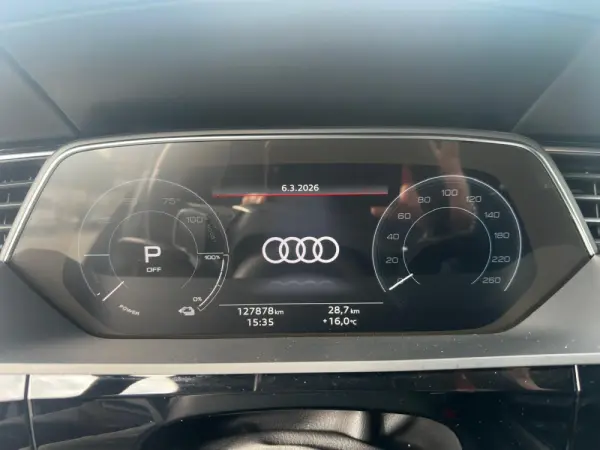 Audi e-tron 55 quattro 17