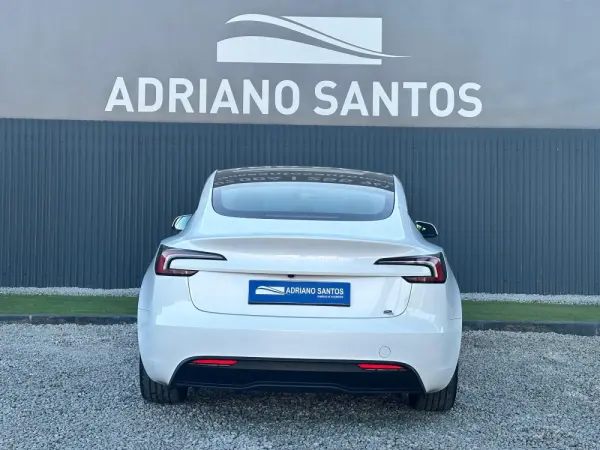 Tesla Model 3 Standard Range RWD Business 5